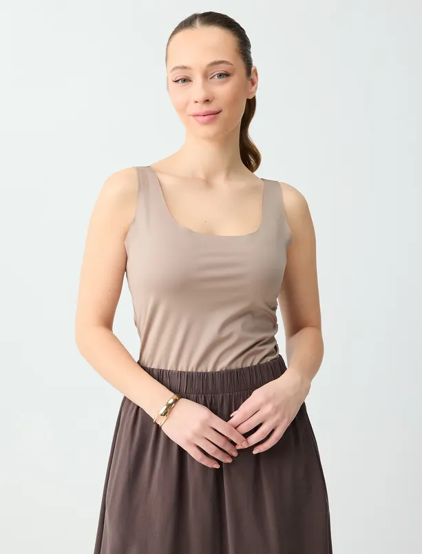 Bayan  U Yaka Dar Kesim Örme Atlet