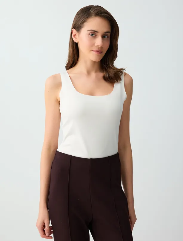 Women  U-Neck Slim Fit Knitted Tank Top