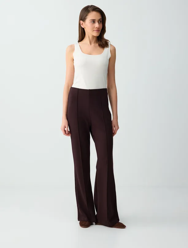 Bayan Beyaz U Yaka Dar Kesim Örme Atlet