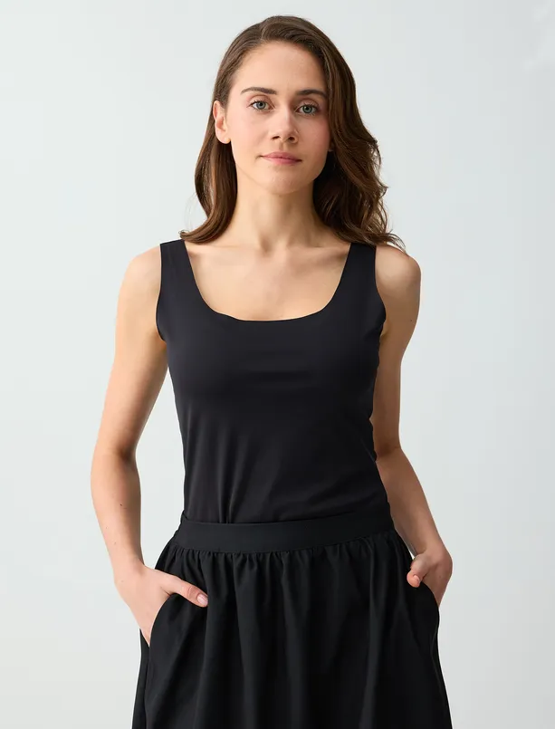 Bayan  U Yaka Dar Kesim Örme Atlet