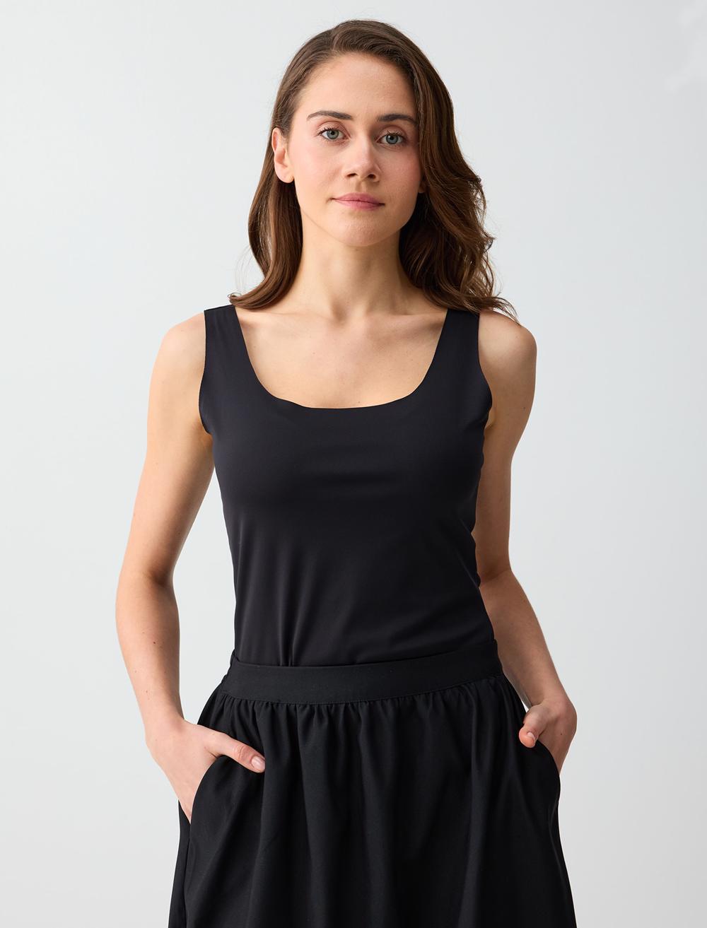 U Yaka Dar Kesim Örme Atlet