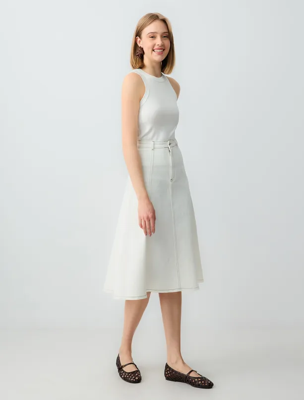 Bayan Beyaz Bisiklet Yaka Dar Kesim Örme Atlet