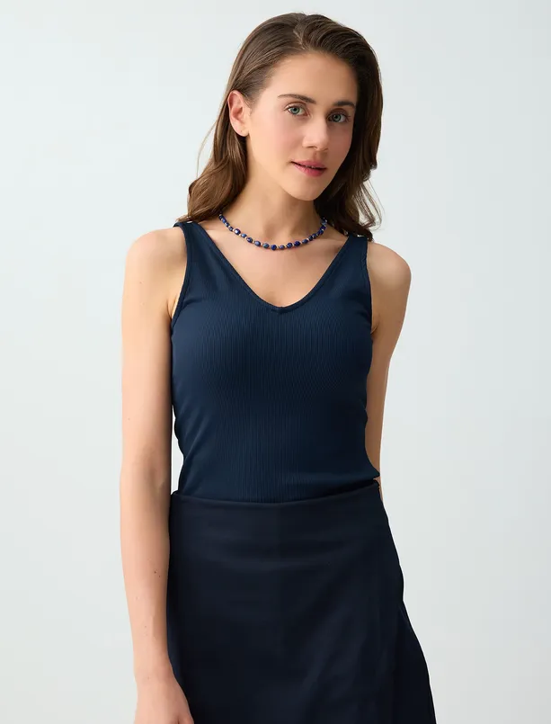 Bayan  Dar Kesim V Yaka Basic Örme Atlet