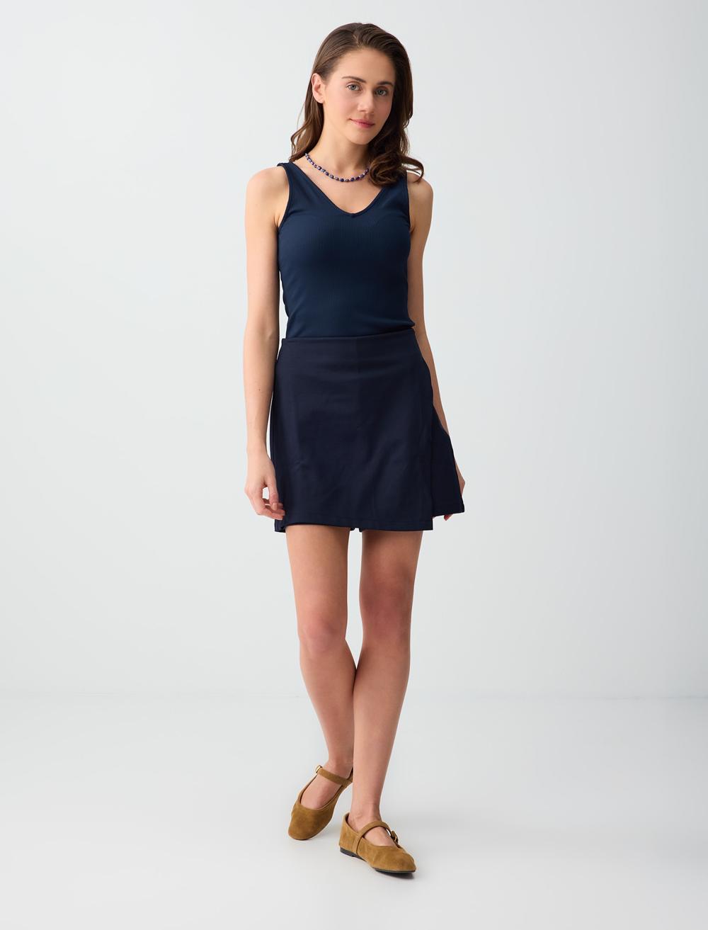 Dar Kesim V Yaka Basic Örme Atlet