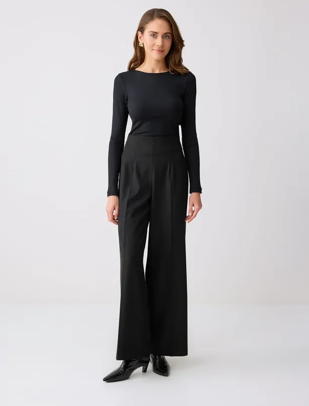 Bayan Siyah Dar Kesim Uzun Kollu Kayık Yaka Örme Bluz