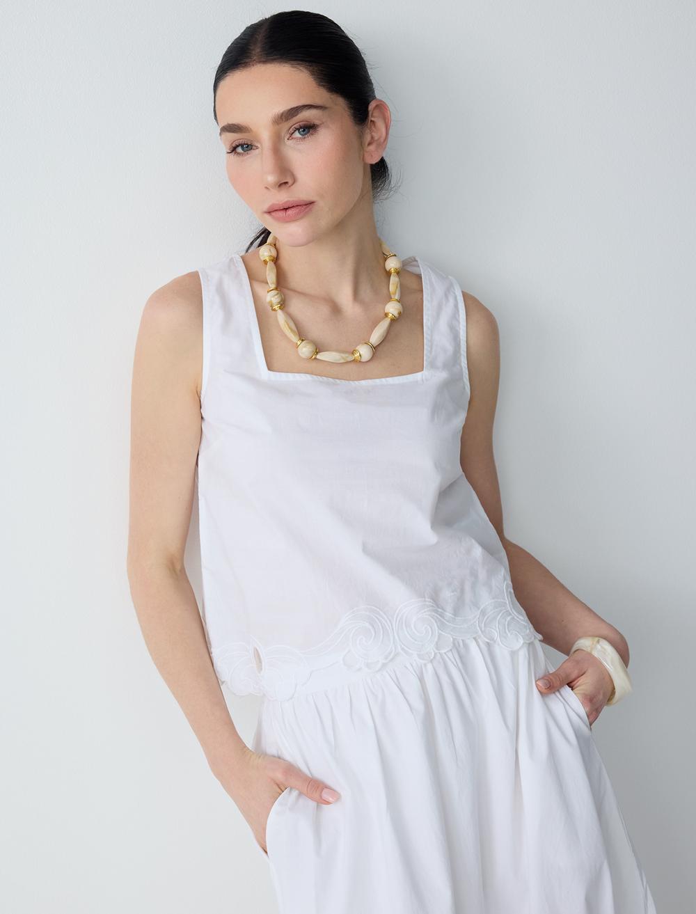 %100 Pamuk Askılı Kare Yaka Nakışlı Dokuma Bluz