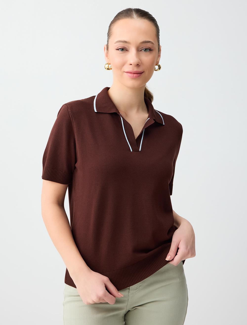 V Yaka Kısa Kollu Çizgi Detaylı Triko Bluz