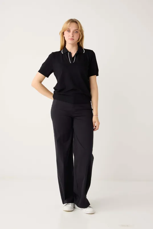 Bayan  V Yaka Kısa Kollu Çizgi Detaylı Triko Bluz