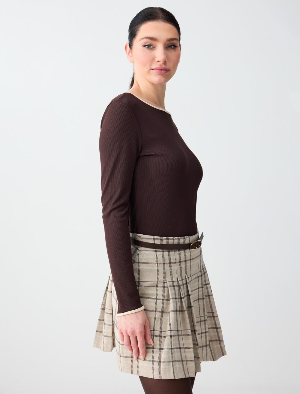 Düz Kesim Uzun Kollu Kayık Yaka Örme Bluz