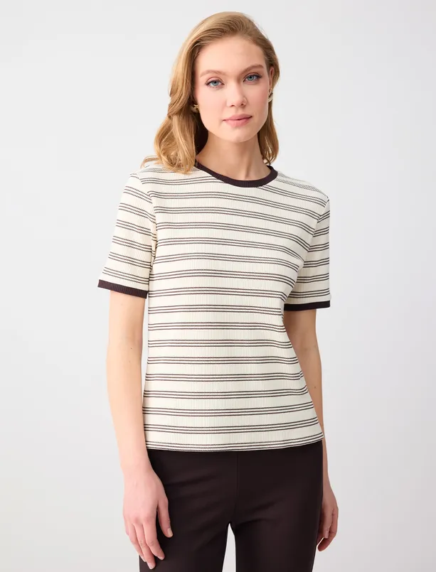 Women  Crew Neck Short Sleeve Line Patterned Knitted Blouse