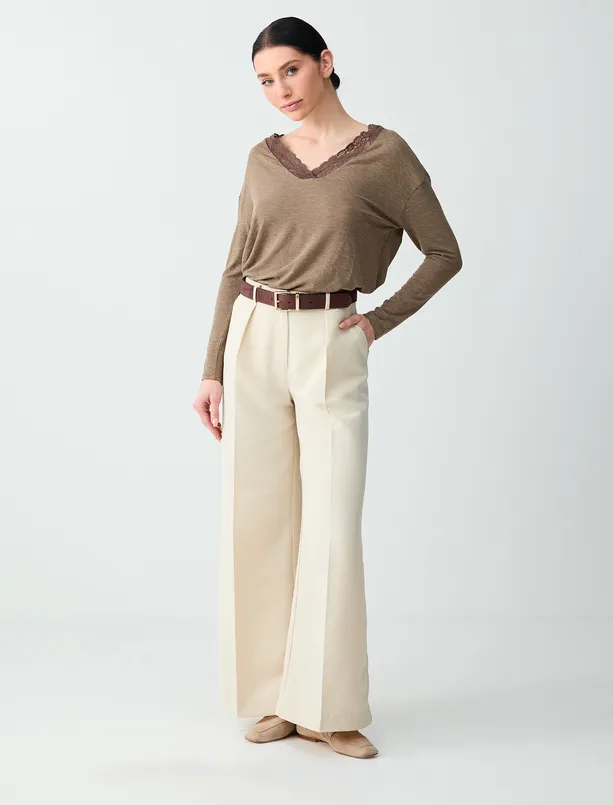 Bayan Bej Melanj Rahat Kesim V Yaka Dantel Detaylı Örme Bluz