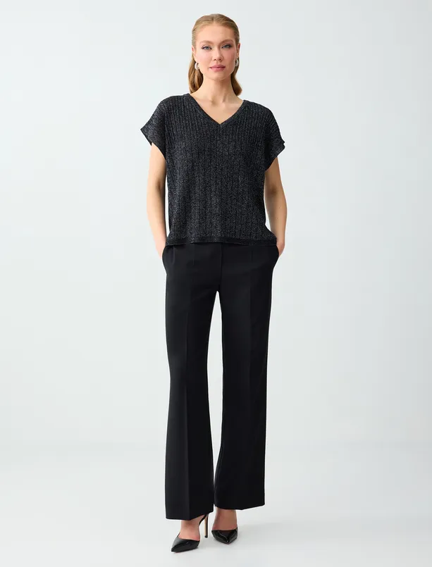 Bayan Siyah V Yaka Düşük Omuz Rahat Kesim Triko Bluz
