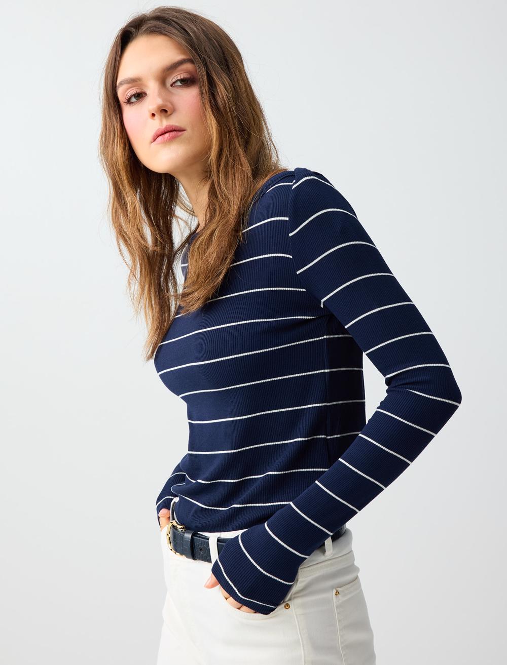 Kayık Yaka Uzun Kollu Çizgi Desenli Örme Bluz