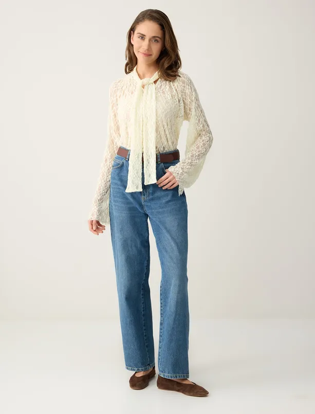 Bayan Beyaz Bol Kesim Boyundan Bağlı Uzun Kollu Örme Bluz