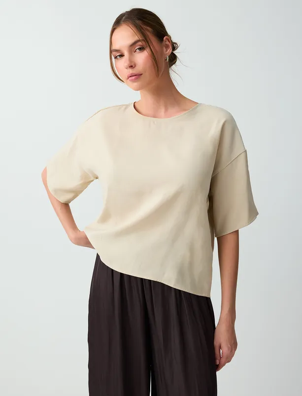 Bayan  Rahat Kesim Kısa Kollu Yuvarlak Yaka Dokuma Bluz