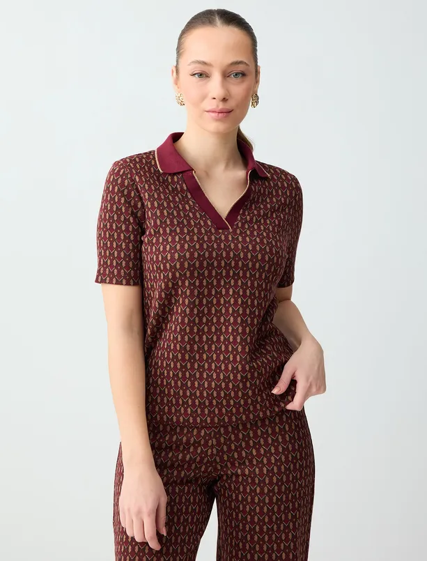 Bayan  Geometrik Desenli Polo Yaka Kısa Kollu Örme Bluz