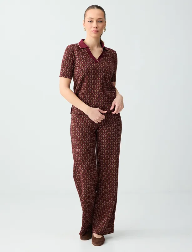 Bayan Bordo Geometrik Desenli Polo Yaka Kısa Kollu Örme Bluz