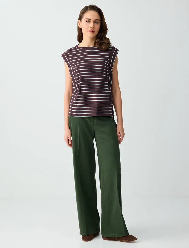 Bayan  Çizgi Desenli Bisiklet Yaka Kolsuz Örme Bluz