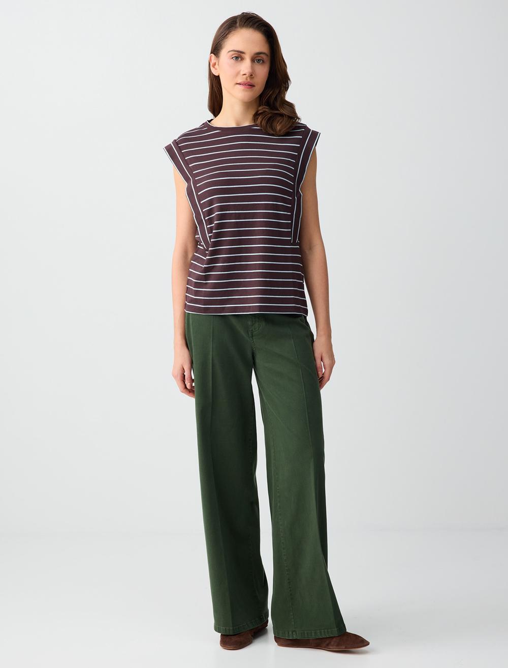 Çizgi Desenli Bisiklet Yaka Kolsuz Örme Bluz