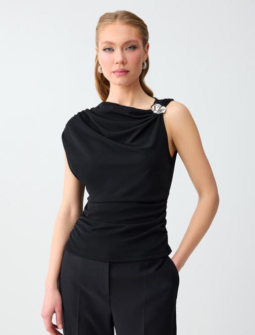 Asimetrik Yaka Düşük Omuz Dar Kesim Örme Bluz Kombini