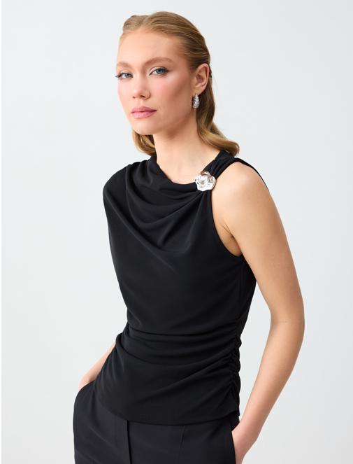 Asimetrik Yaka Düşük Omuz Dar Kesim Örme Bluz Kombini