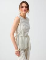 Relaxed Fit Crew-Neck Striped Sleeveless Knitted Blouse Combination