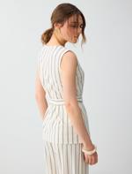 Relaxed Fit Crew-Neck Striped Sleeveless Knitted Blouse Combination