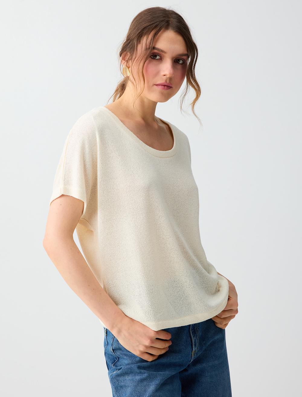 U Yaka Kısa Kollu Düz Kesim Örme Bluz