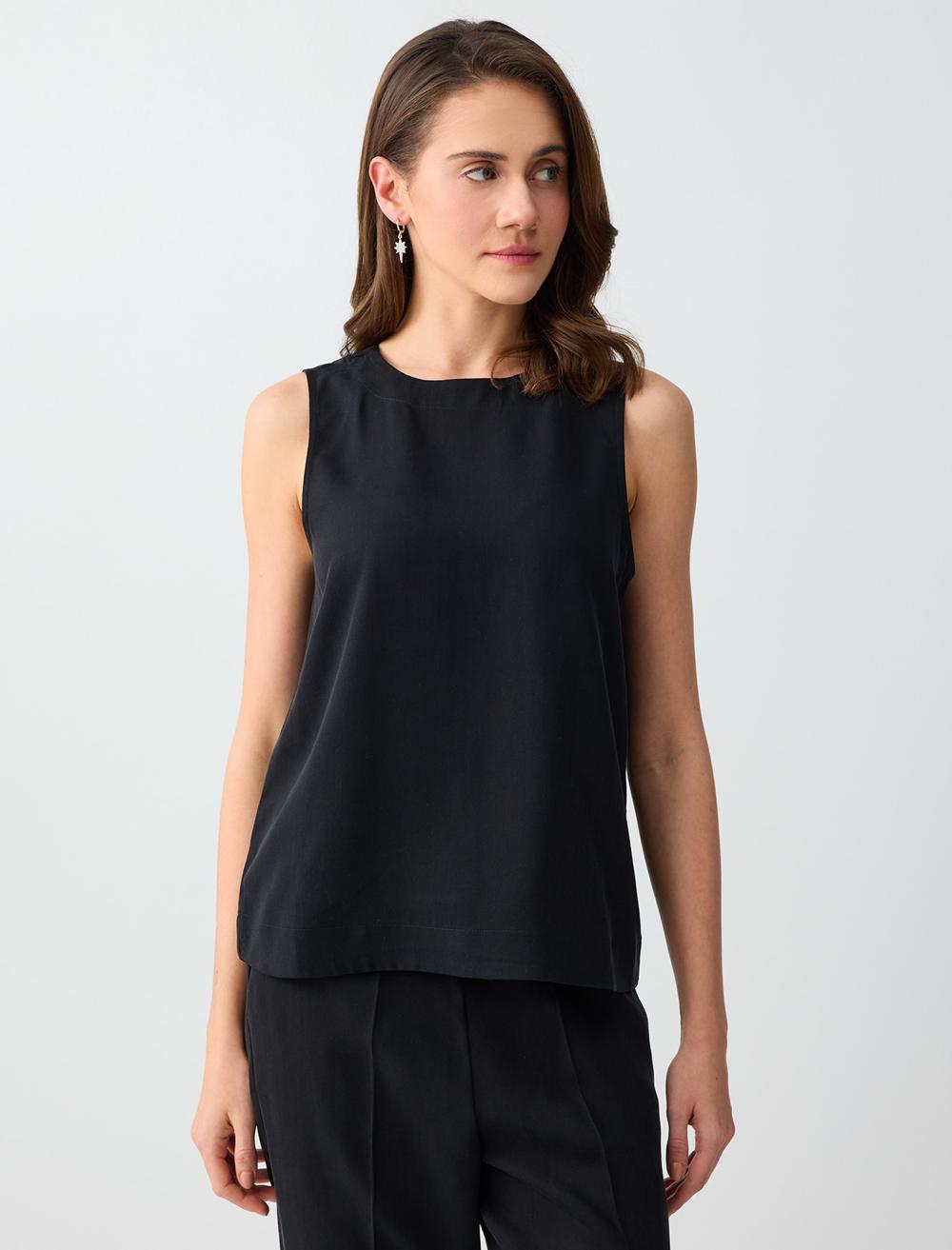 Bisiklet Yaka Kolsuz Düz Kesim Dokuma Bluz