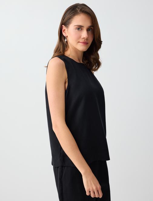 Bisiklet Yaka Kolsuz Düz Kesim Dokuma Bluz Kombini