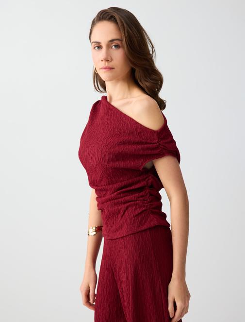 Dar Kesim Tek Omuz Asimetrik Yaka Örme Bluz Kombini