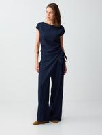 Lacivert Dar Kesim Kayık Yaka Kolsuz Çizgili Örme Bluz Kombini