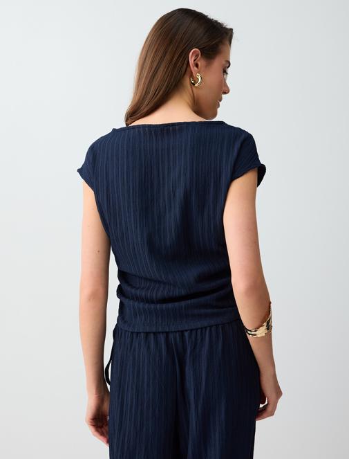 Lacivert Dar Kesim Kayık Yaka Kolsuz Çizgili Örme Bluz Kombini