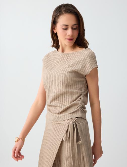 Dar Kesim Kayık Yaka Kolsuz Çizgili Örme Bluz Kombini