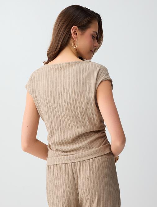 Dar Kesim Kayık Yaka Kolsuz Çizgili Örme Bluz Kombini