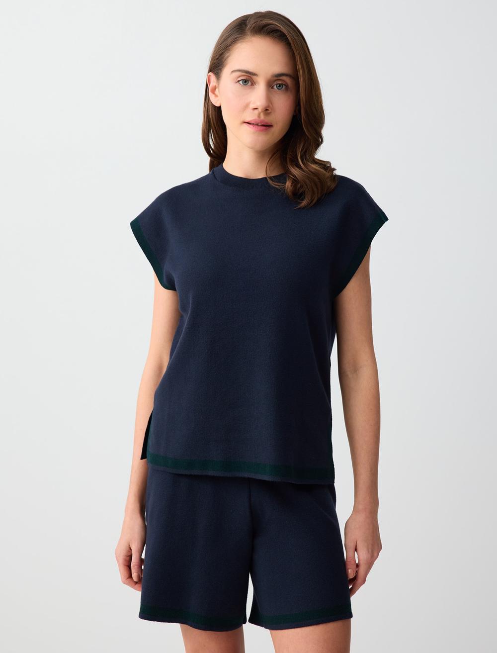 Bisiklet Yaka Kolsuz Triko Bluz