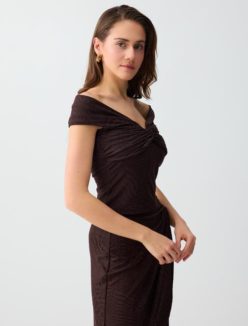 Düğümlü Yaka Düşük Omuz Dar Kesim Örme Bluz Kombini