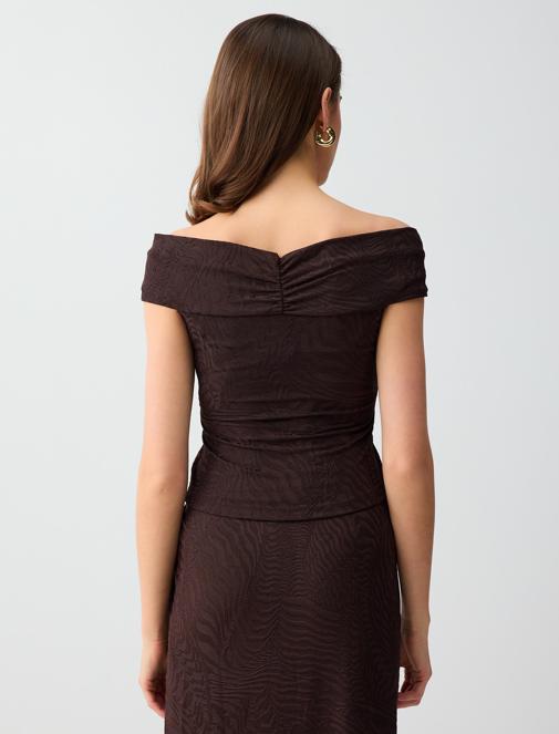 Düğümlü Yaka Düşük Omuz Dar Kesim Örme Bluz Kombini