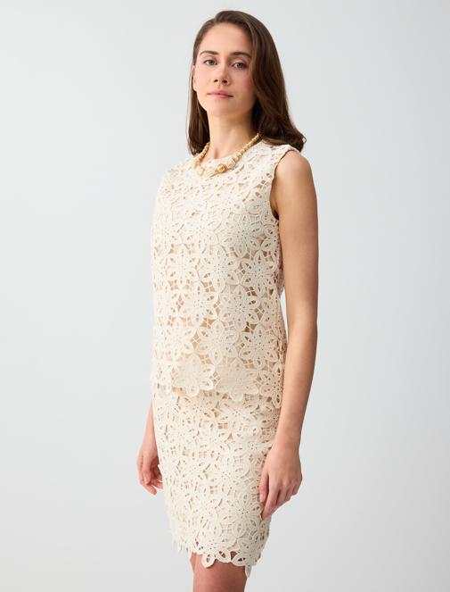 %100 Pamuk Yuvarlak Yaka Dantel Detaylı Örme Bluz Kombini