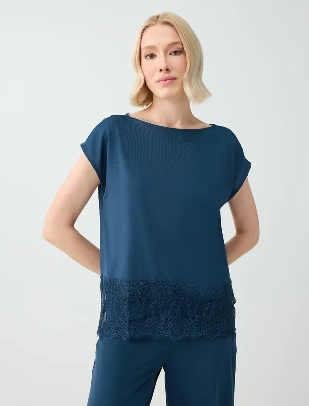 Women  100% Linen Lace Detailed Blouse