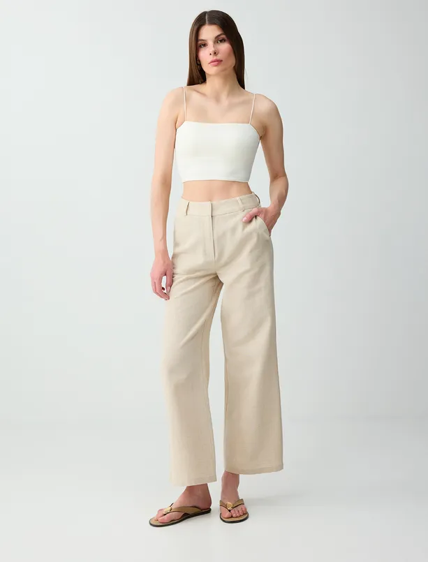 Bayan Beyaz Dar Kesim Açık Yaka Kısa Örme Bralet