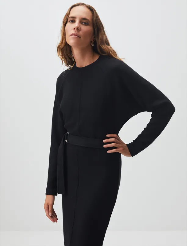 Bayan Siyah Kemer Detaylı Bisiklet Yaka Yarasa Kol Midi Elbise