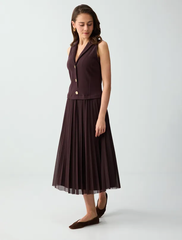 Bayan Kahverengi Düğme Detaylı V Yaka Kolsuz Örme Midi Elbise