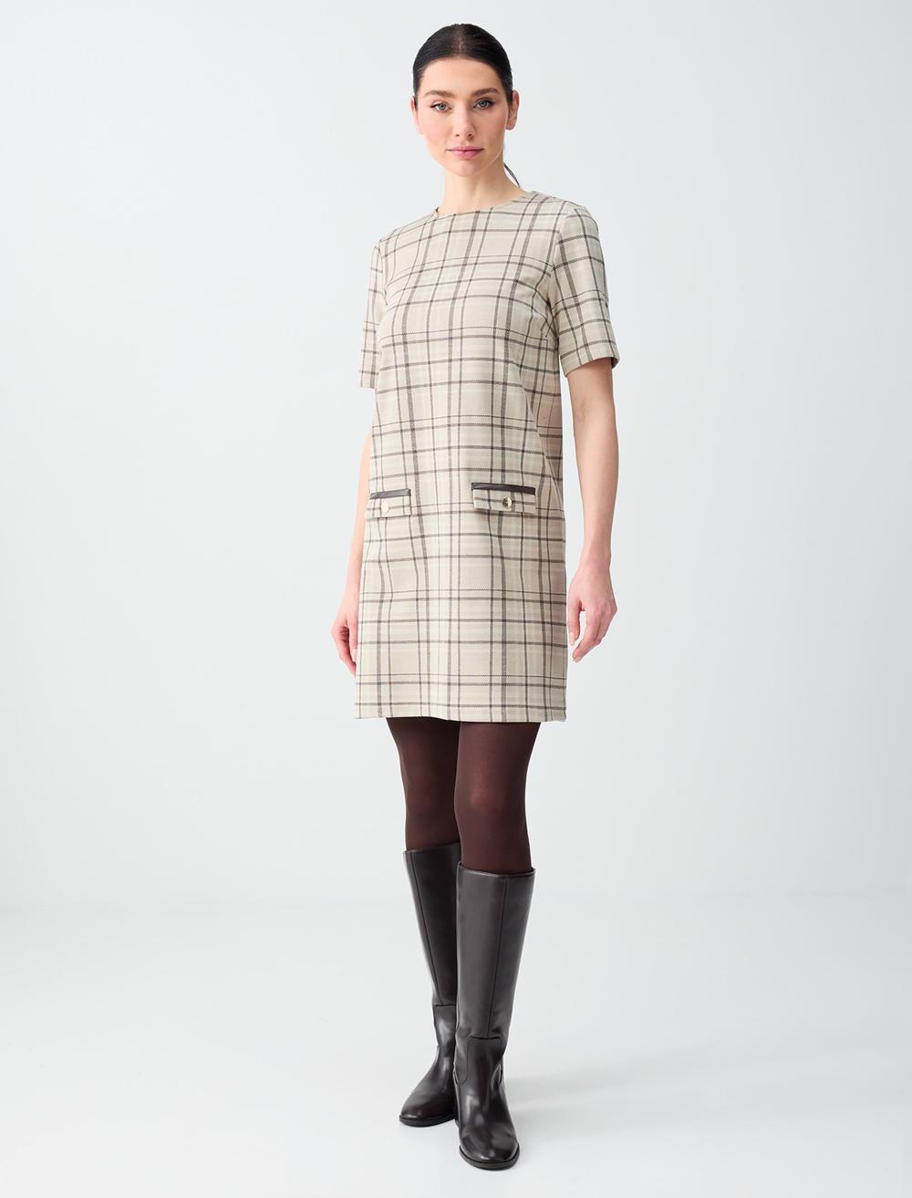 Rahat Kesim Yuvarlak Yaka Ekoseli Örme Mini Elbise