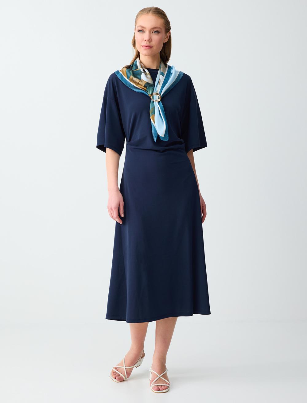 Yuvarlak Yaka Düşük Omuz Dar Kesim Midi Elbise