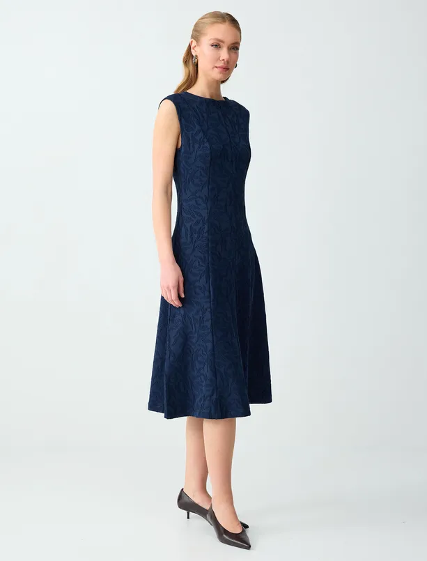 Bayan Lacivert Dar Kesim Yuvarlak Yaka Desenli Örme Midi Elbise