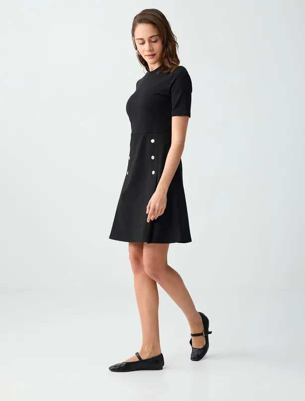 Bayan Siyah Dar Kesim Bisiklet Yaka Kısa Kollu Örme Mini Elbise