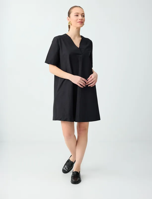 Bayan Siyah Rahat Kesim Kısa Kollu V Yaka Dokuma Mini Elbise