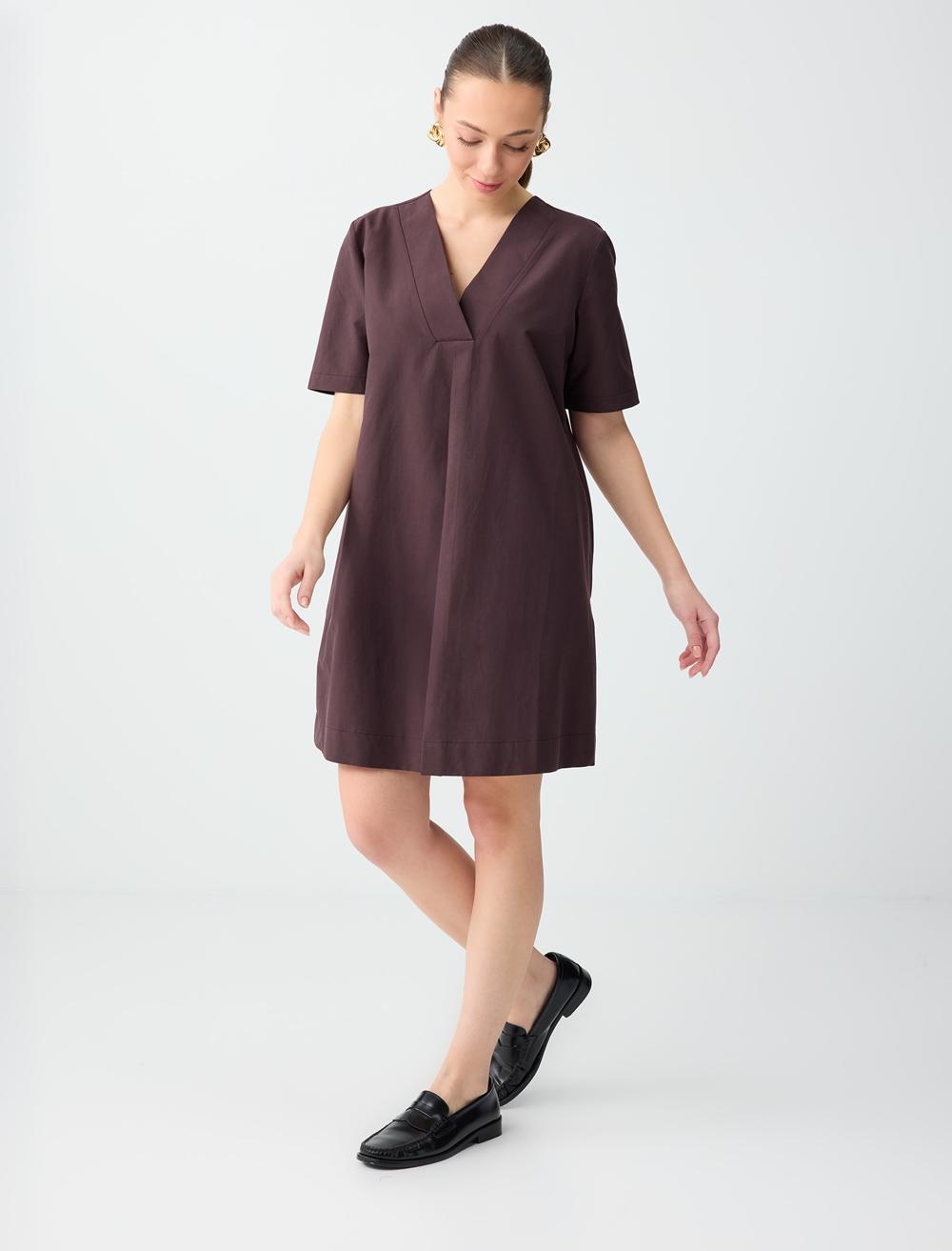 Rahat Kesim Kısa Kollu V Yaka Dokuma Mini Elbise