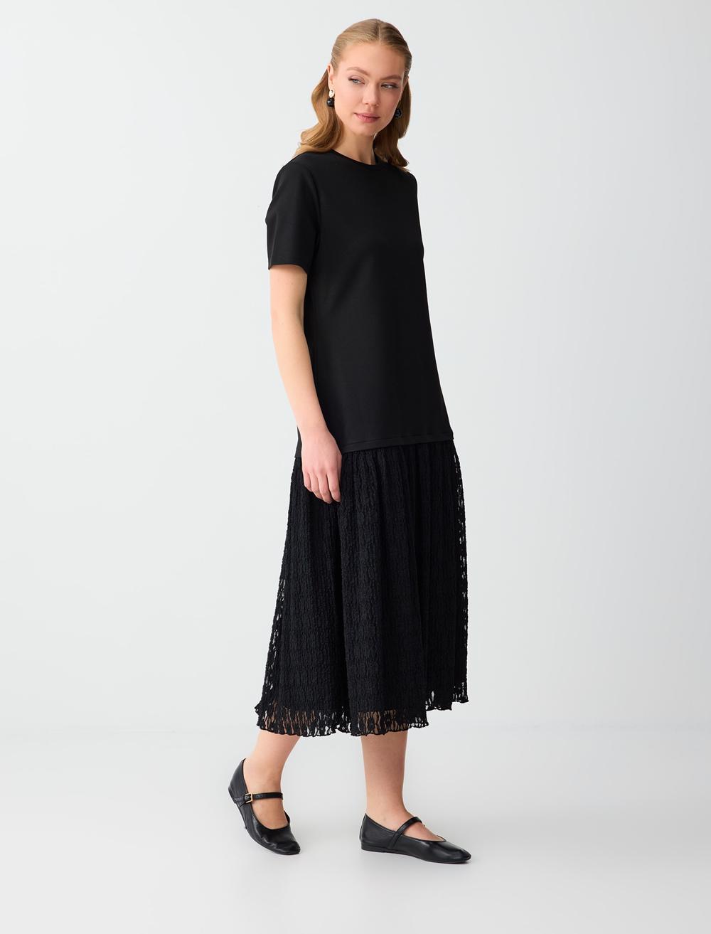 Bisiklet Yaka Kısa Kollu Dantel Detaylı Örme Midi Elbise